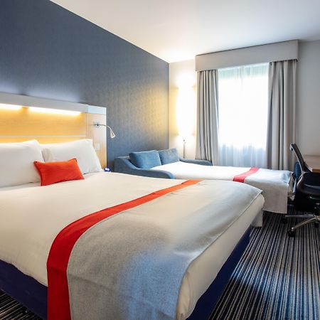 Holiday Inn Express Dunfermline By Ihg Eksteriør bilde