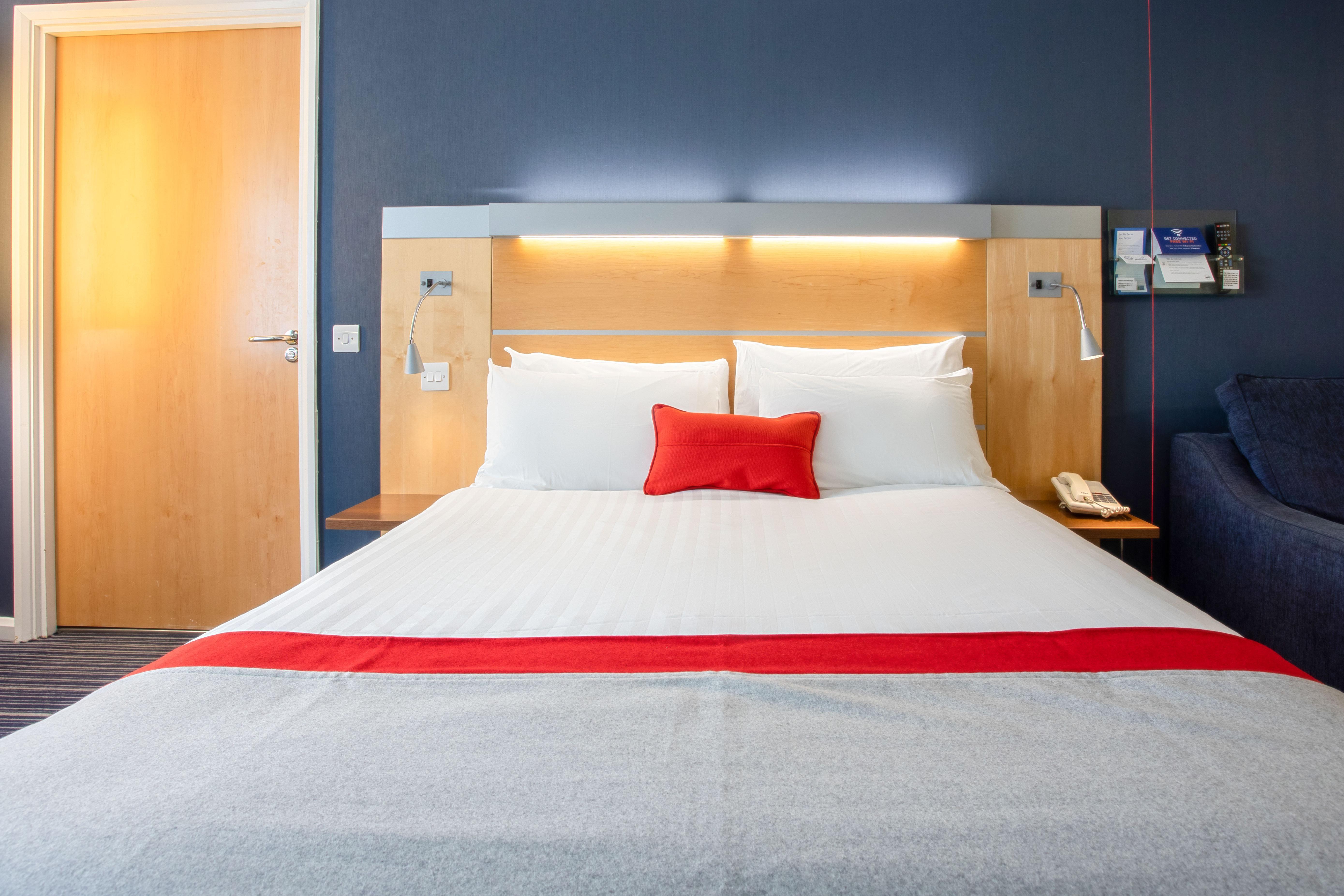 Holiday Inn Express Dunfermline By Ihg Eksteriør bilde