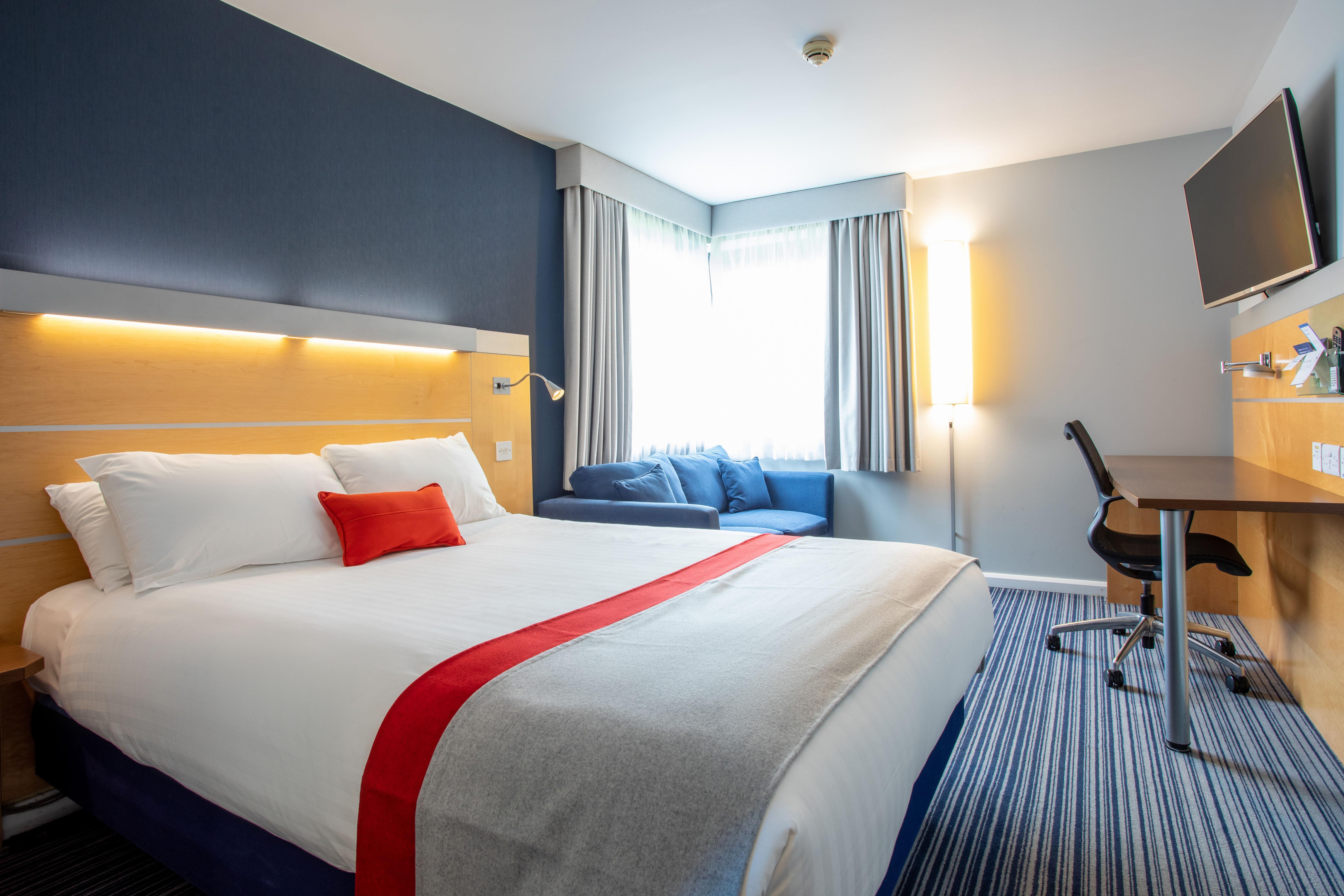 Holiday Inn Express Dunfermline By Ihg Eksteriør bilde