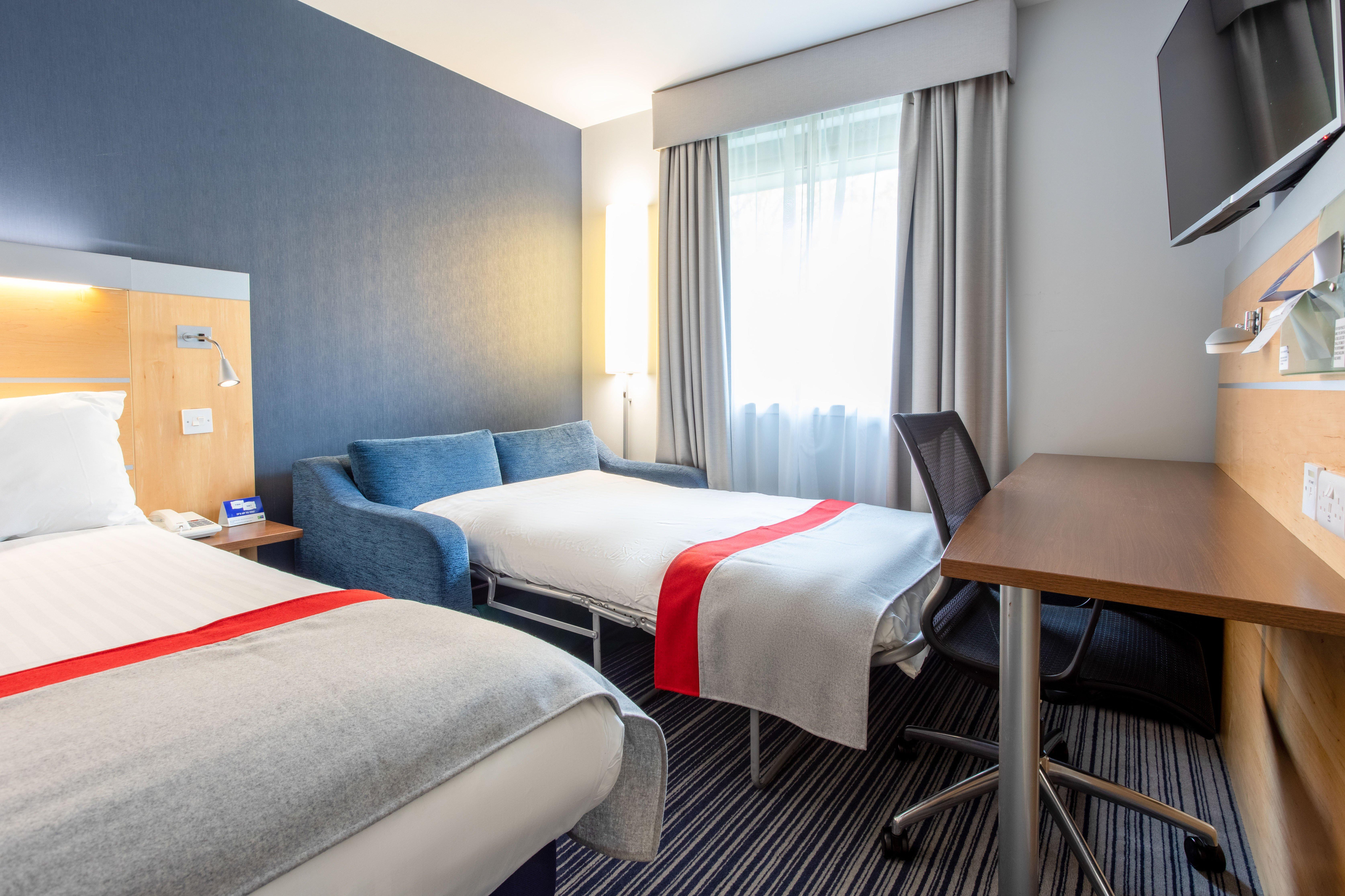 Holiday Inn Express Dunfermline By Ihg Eksteriør bilde