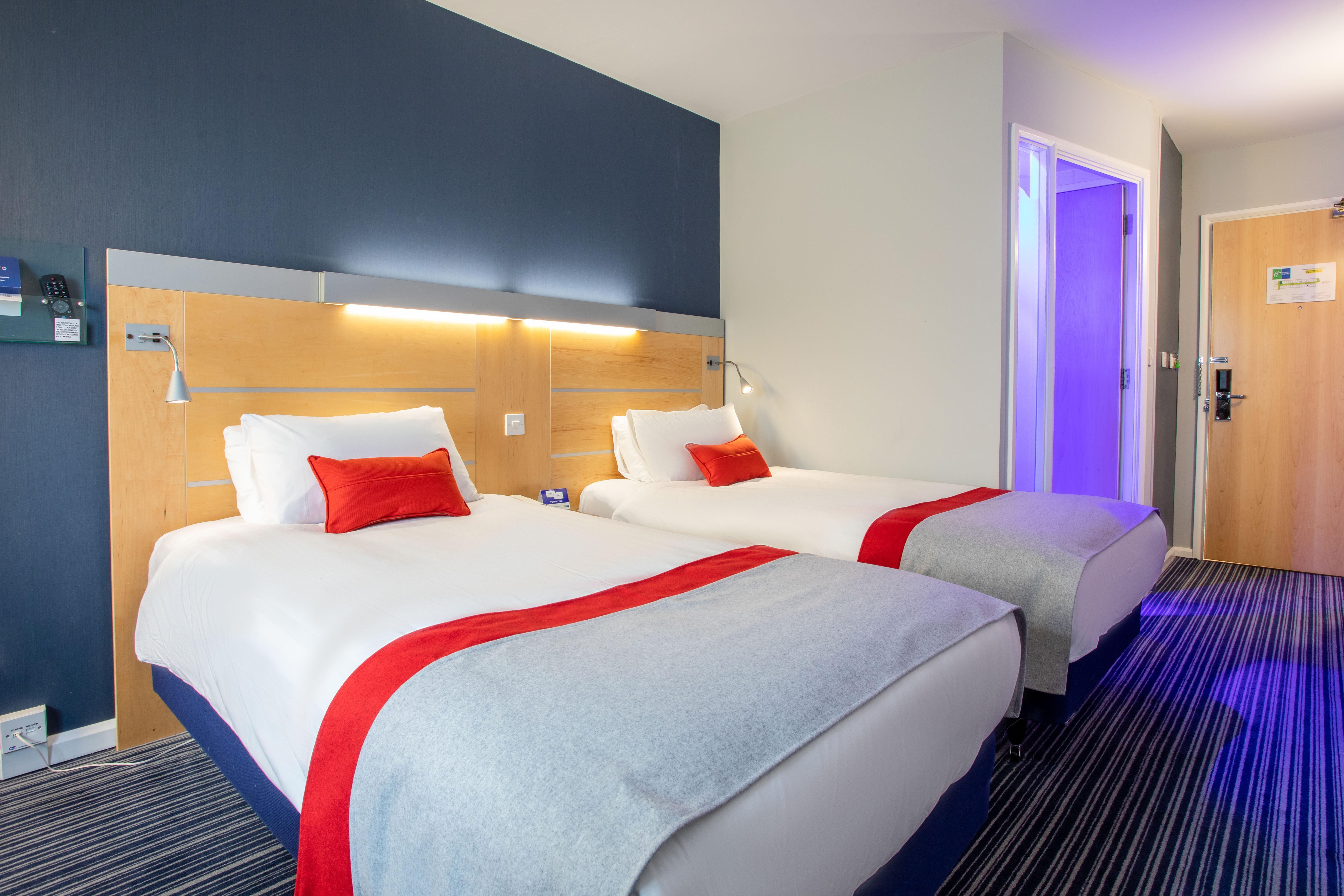 Holiday Inn Express Dunfermline By Ihg Eksteriør bilde