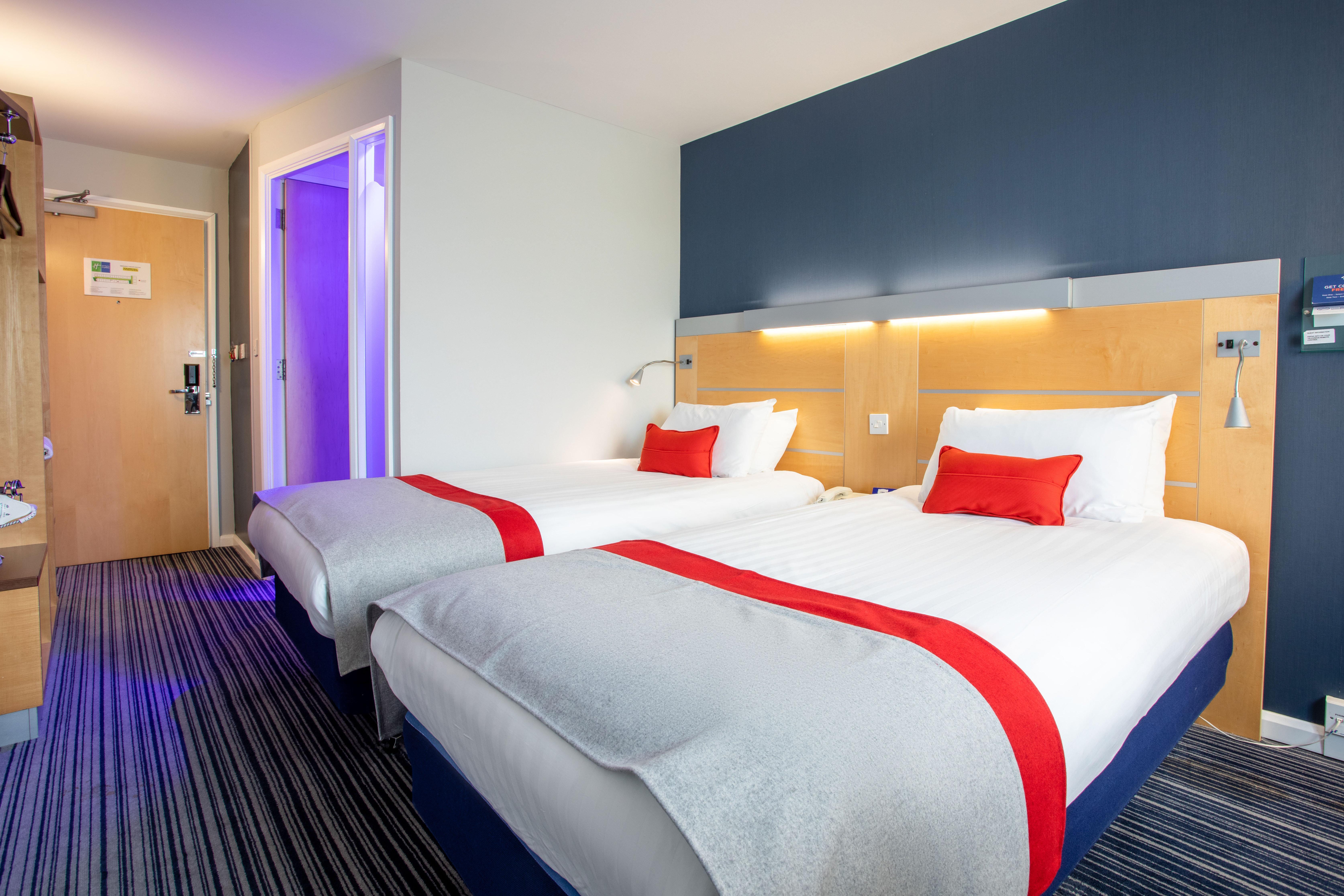 Holiday Inn Express Dunfermline By Ihg Eksteriør bilde