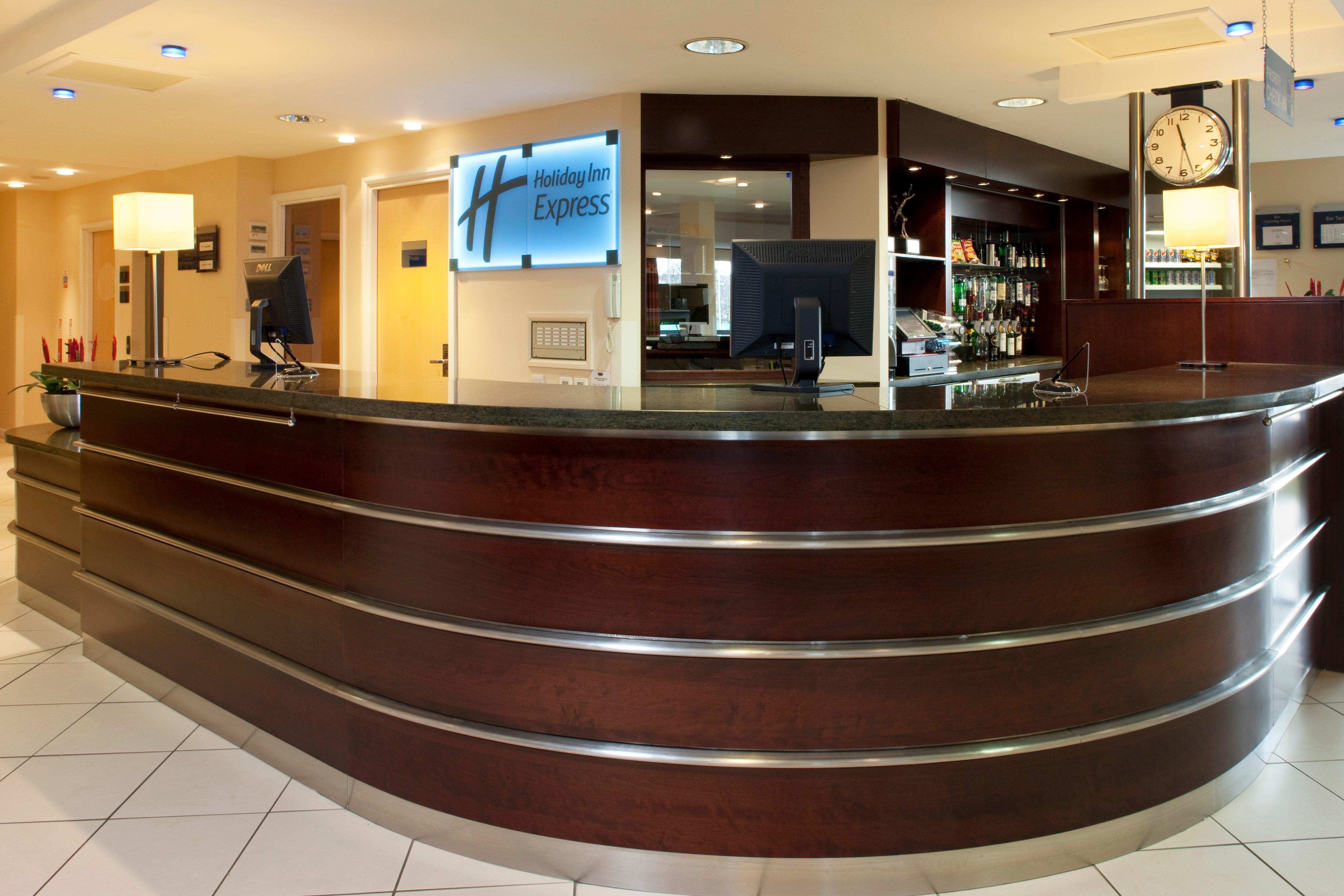 Holiday Inn Express Dunfermline By Ihg Eksteriør bilde