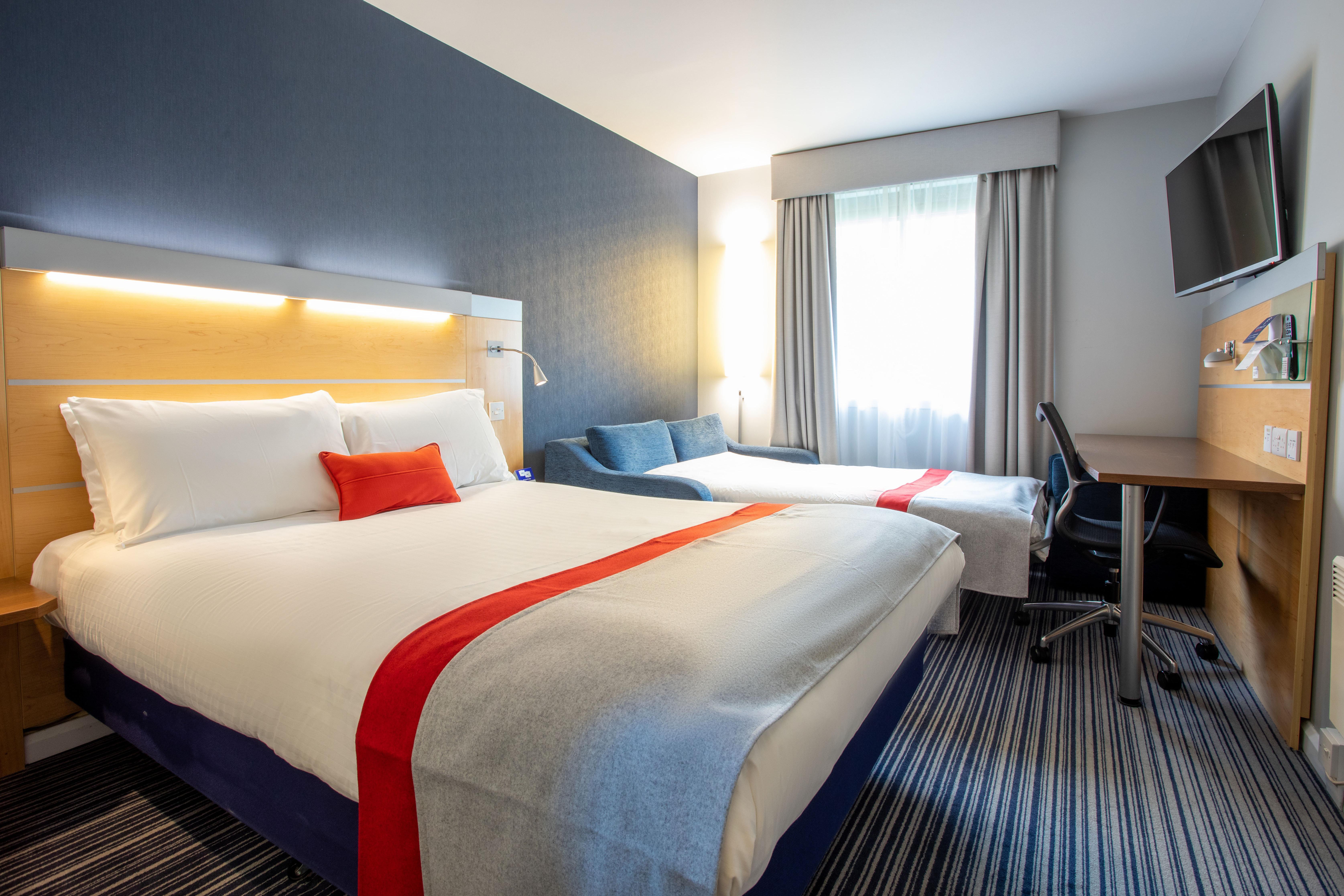 Holiday Inn Express Dunfermline By Ihg Eksteriør bilde