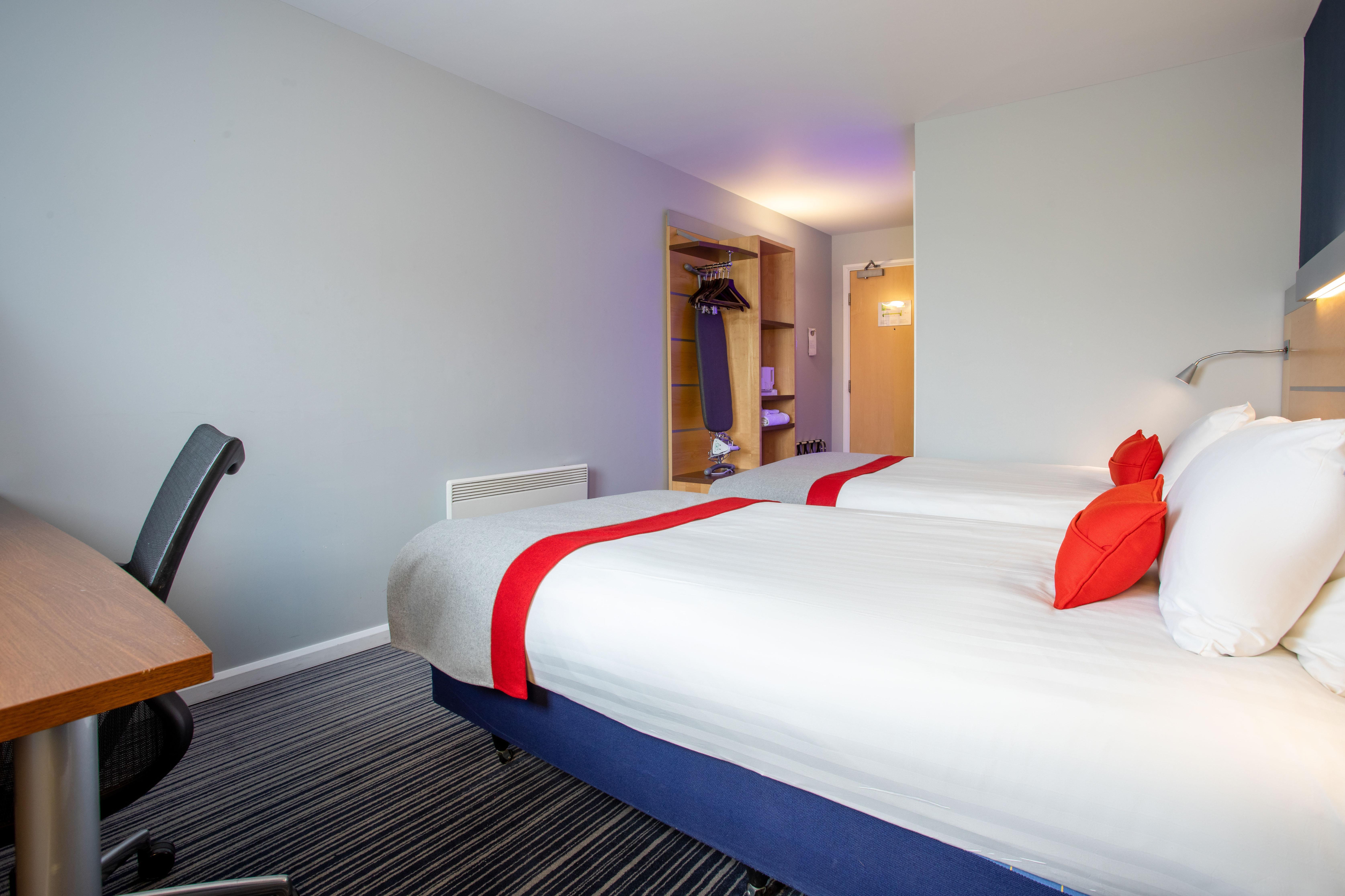 Holiday Inn Express Dunfermline By Ihg Eksteriør bilde