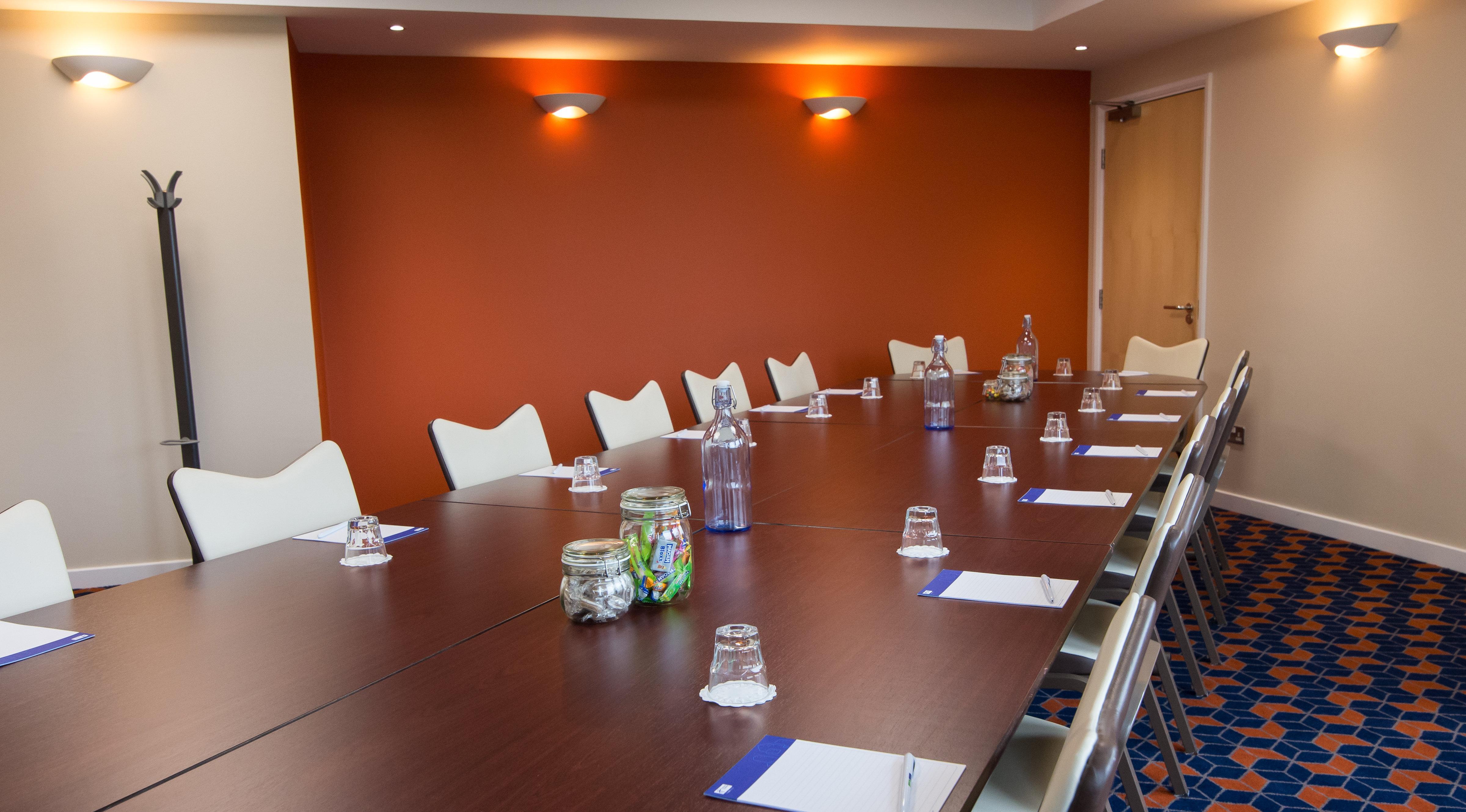 Holiday Inn Express Dunfermline By Ihg Eksteriør bilde