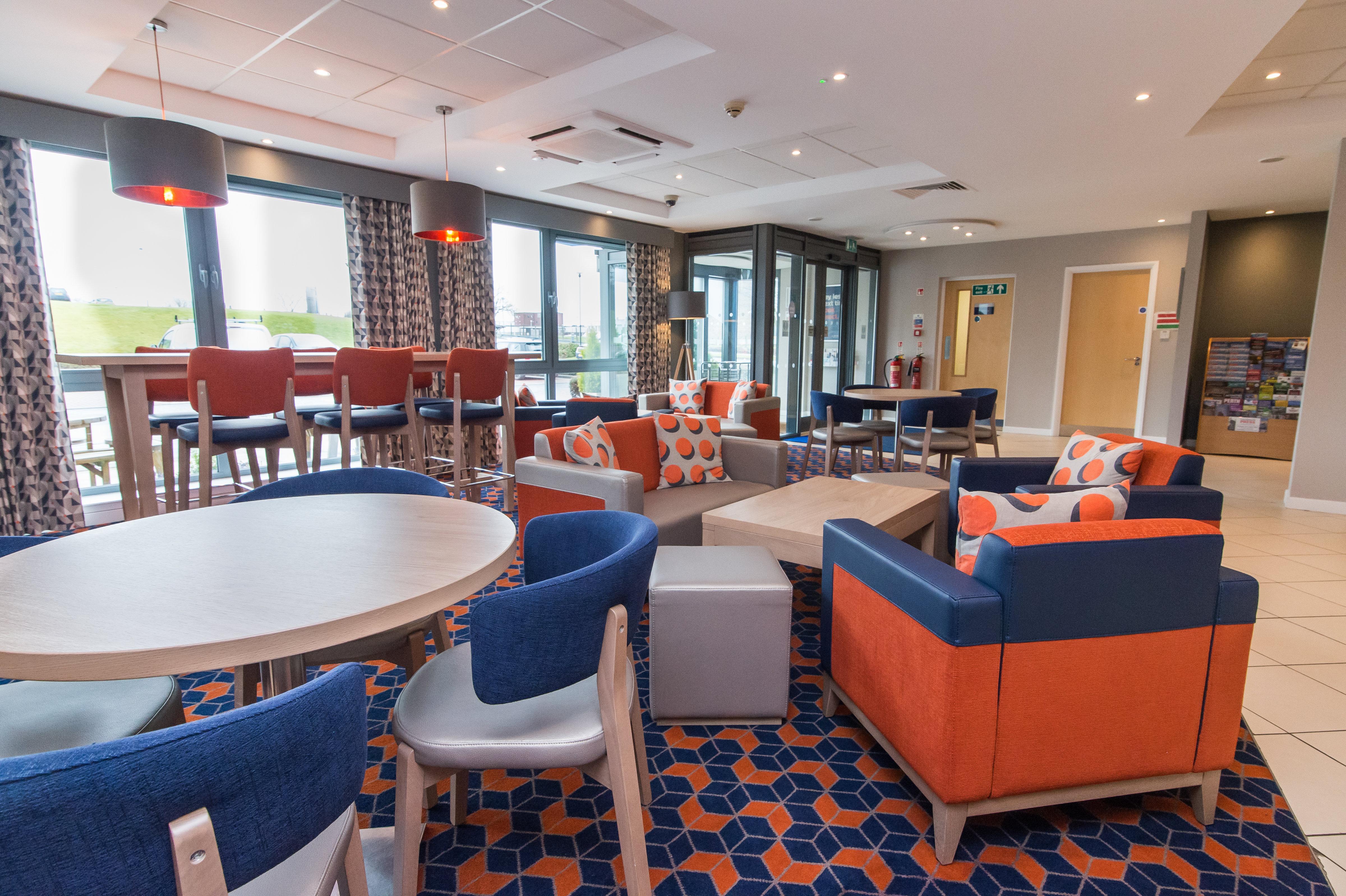 Holiday Inn Express Dunfermline By Ihg Eksteriør bilde