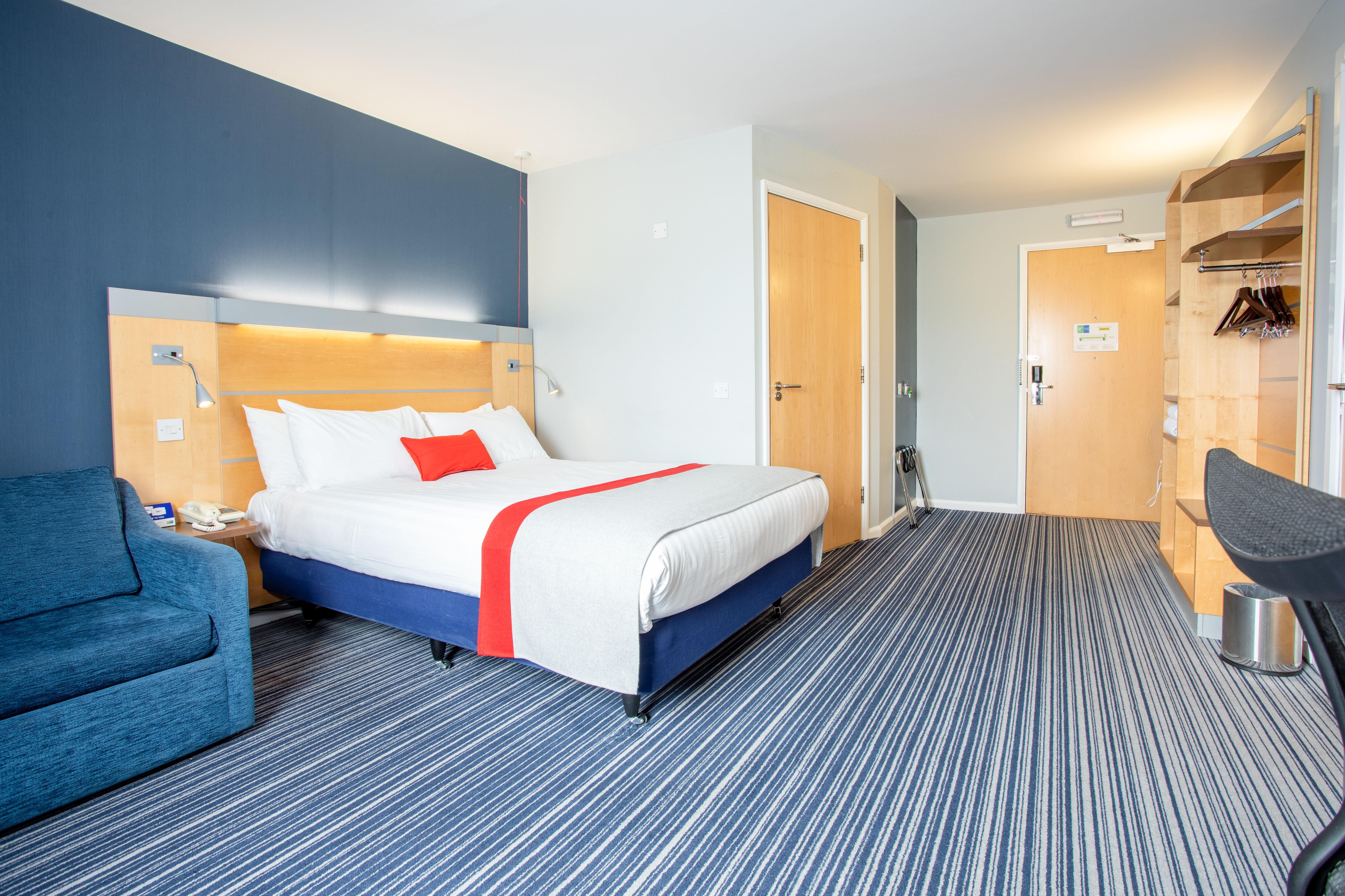 Holiday Inn Express Dunfermline By Ihg Eksteriør bilde